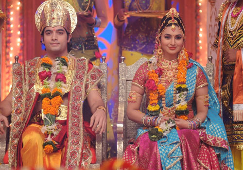 WMGOVAPOGGAINQORVAL - Divyanka Sharad Sita Ram