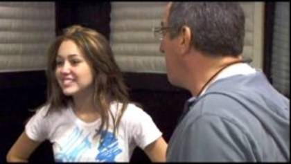 008BBW_Miley_Cyrus_002