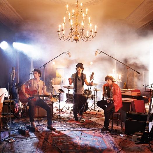 the-jonas-brothers-promo-picture - JONAS BROTHERS