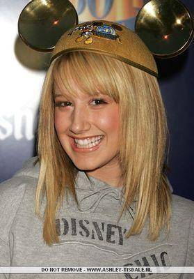 ECUXGEQTVOBGMQMVAJW - Club Ashley Tisdale