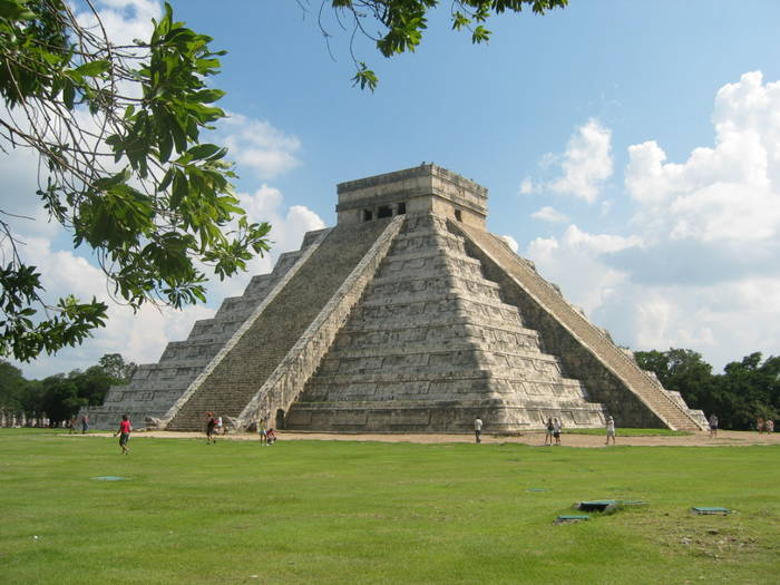 Chichen-Itza_El_Castillo - minuni ale lumii