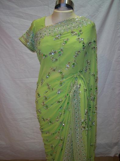 neelam saree - Saree-uri pe care le poarta indiencele si accesorii