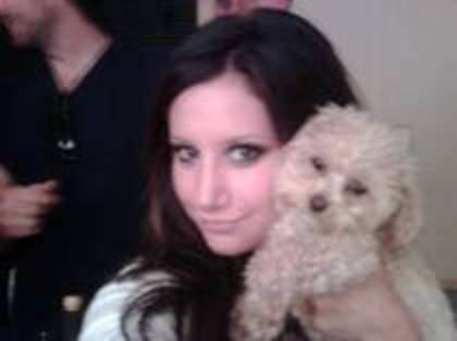 CZGTVYLWPWEKEIPDLJR - Ashley