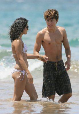 normal_zanessa_beach_candid_032 - Zac and Vanessa in Hawaii