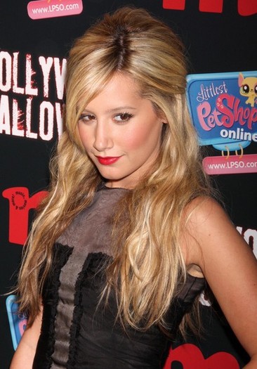 Ashley+Tisdale+Magazine+2009+Hollywood+Halloween+thcq9DBVFw5l