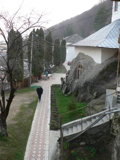 P1040446 - 2009 aprilie manastirile  cetatuia-namaesti-corbi