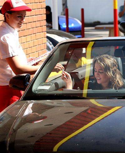 24121 - Destiny Hope Cyrus