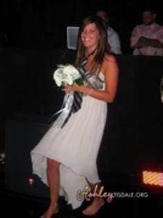 PEQCXFWBYQBTNLTBQKD - ASHLEY TISDALE POZE RARE