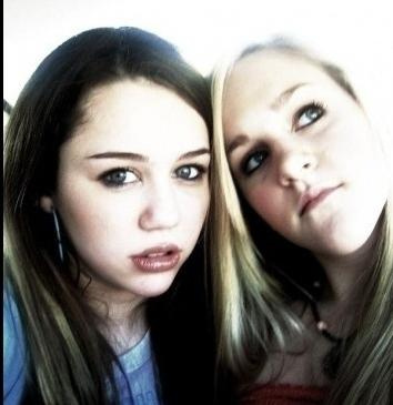 2438897023_9c8d4aa64d[1]