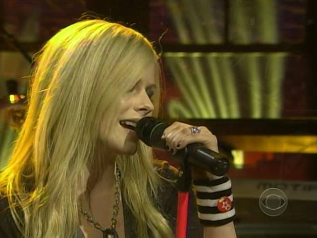 eu - 000000000000avril lavigne club cu poze - gata