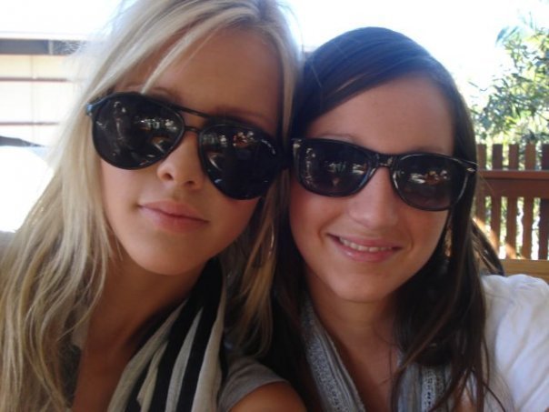 Claire-Holt-h2o-just-add-water-7661634-604-453