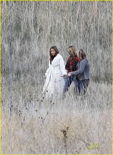 miley-cyrus-white-horse-photo-shoot-27
