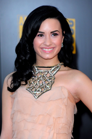 15. Demi Lovato - Toata lumea de la AMA Awards