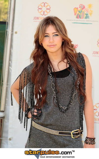 Miley Cyrus-TYG-004287