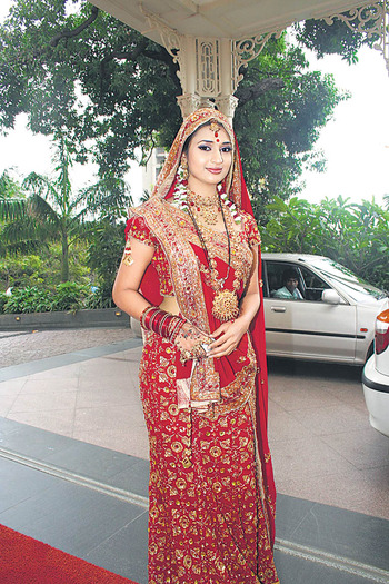 DIVYNAKA_BRIDE_-large