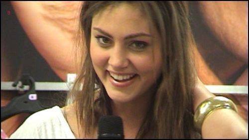 phoebe-pheobe-tonkin-2602051-500-281[1] - phoebe tonkin