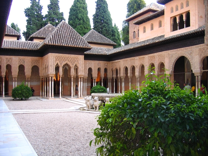 Al Hambra in Granada - Spain (courtyard) - Islamic Architecture Around the World