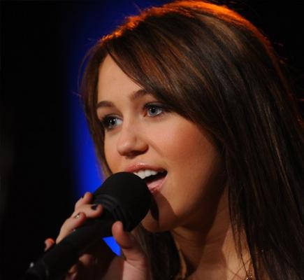 3157666376_833e6916a8 - miley cyrus
