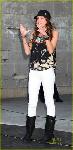 mileycyrusboltacrossamema5