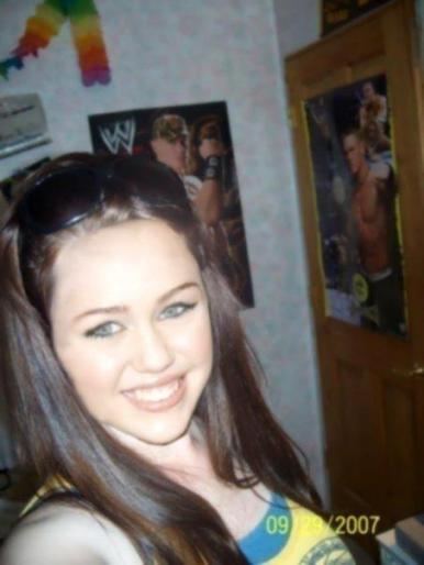 W6pHqJ065304-02 - Hannah Montana-Miley Cyrus