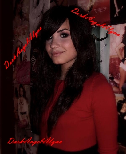 3008997745_f51ef0a692[1] - Demi Lovato Rare Photo