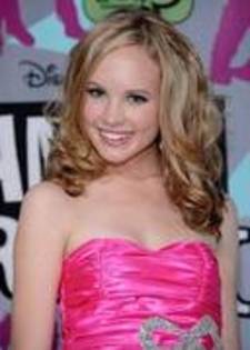 WXKNIVUPHOFRTYJPATU - meaghan martin