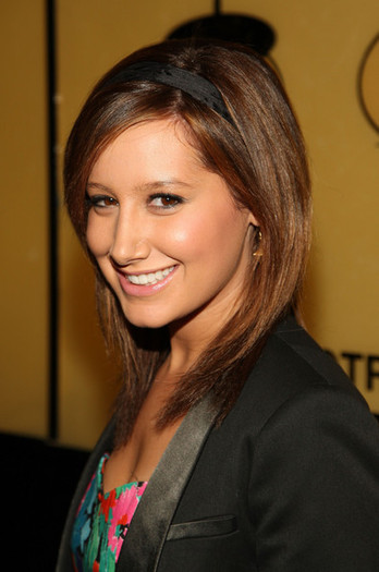 MTV+TRL+Presents+Cast+High+School+Musical+Ybe9-2Bamnxl - Ashley Tisdale