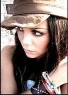2j5cnkw - Vanessa Hudgens Sedinta foto