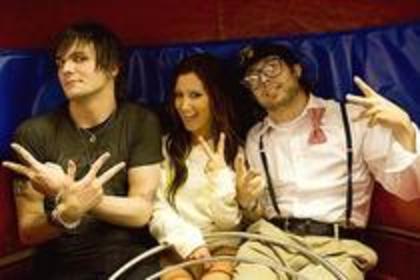 POZA RARA - ASHLEY TISDALE POZE RARE
