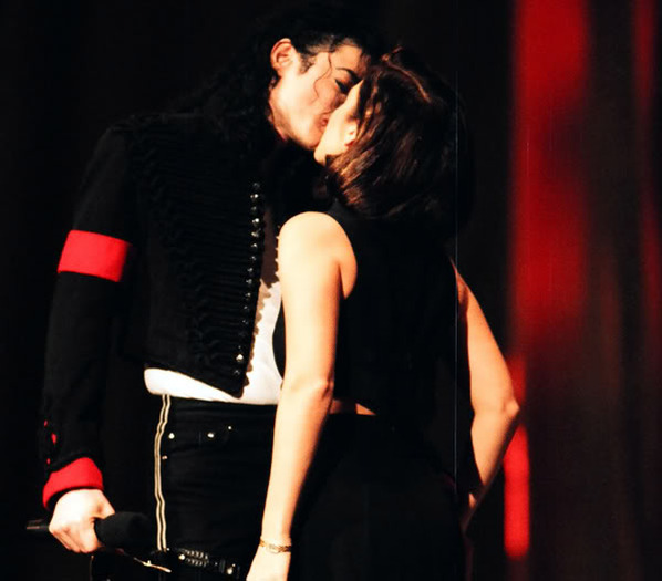 25_michaelkiss - Michael Jackson si Lisa Marie Presley