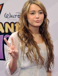 Miley Cyrus - Miley Cyrus- invadata de cosuri
