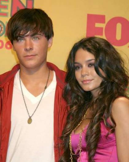 COPMKKHGCKDFWMCUHHN - vanessa and zac