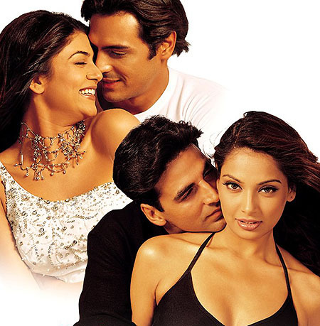 Arjun-Sushmita si Akshay-Bipasha in Aankhen 2002
