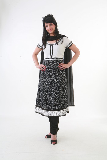 Miah saree - Saree-uri pe care le poarta indiencele si accesorii