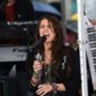 miley-cyrus-676683l-thumbnail_gallery - poze miley 13
