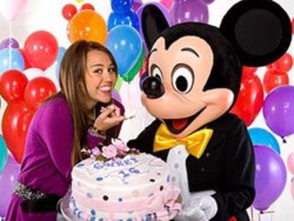 Miley Cyrus cu Mickey Mouse - Miley Cyrus 16 ani