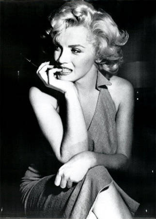 1033045~Marilyn-Monroe-Dress-Posters[1]