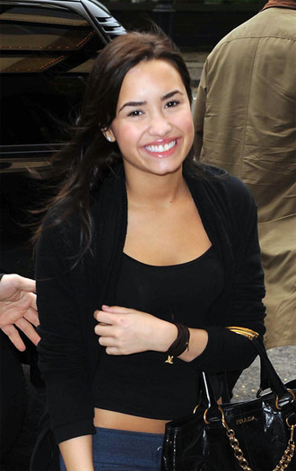 demi-lovato-ny-babe-3 - Poze Demi Lovato