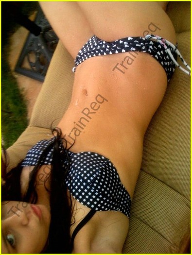 miley-cyrus-leaked-pictures-02 - miley cyrus