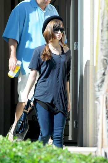 dqg660 - 0-Demi Lovato-0