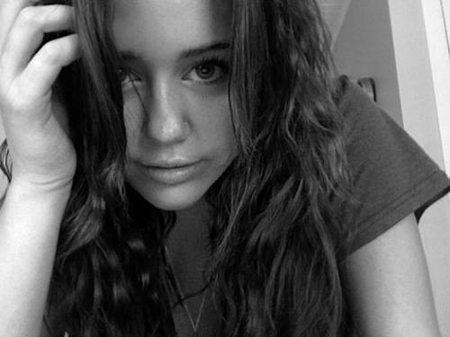56d1c8b58f24fe85_Photo_4 - Miley-Personal Picture