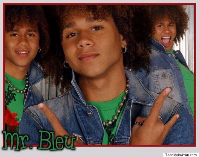 FYIVWRKVBKKKUUDBVPE - poze corbin bleu