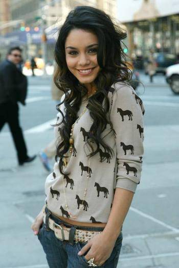 ZDCRNJFSRRRPUTERDAY[1] - Vanessa Hudgens