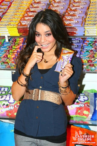 Vanessa-Hudgens-w--Wonka-Bar-high-school-musical-642463_321_480[1] - Vanessa Hudgens