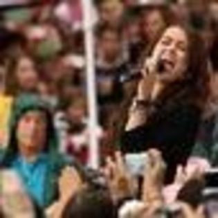 miley-cyrus-336976l-thumbnail_gallery - poze miley 13