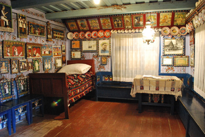 Mm 449; in casa unde a locuit Stan Ioan Patras
