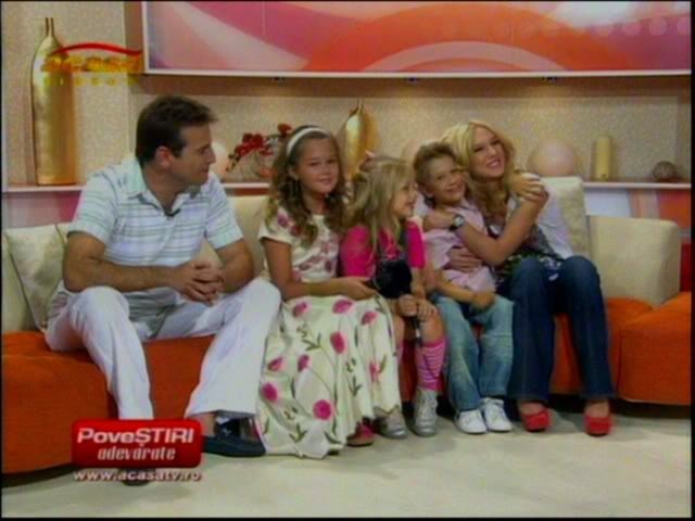 Snapshotttrs44 - Poze Cu Adela Popescu-Lia In Ingerasii Si Cativa Colegi