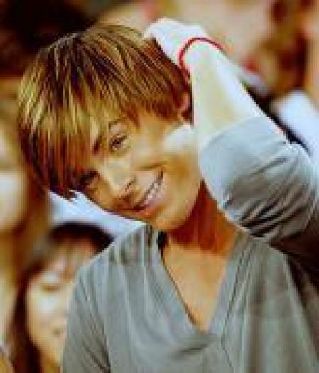 PDHOBLCGMQLJVYJDKQA - high school musical