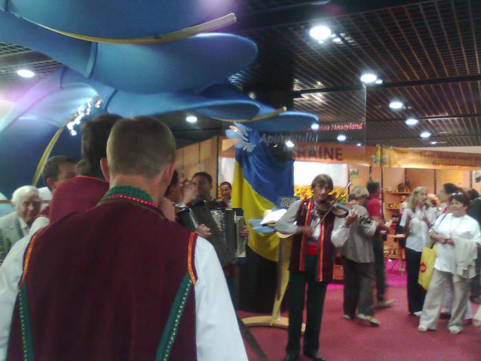 Imagine1154 - ApiMondia