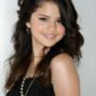 Selena_Gomez_1228936536_0 - cine vrea id ale vedetelor